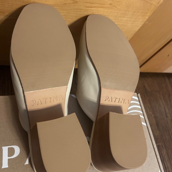 Portland Leather Closed Toe Heel Mule - Picture 3 of 4